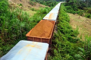 Iron Ore train in Liberia. | Photo: J-B Dodane
